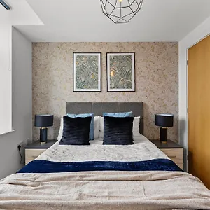  Apartment 30 Percent Off! Beautiful In Dewsbury - Sleeps 6